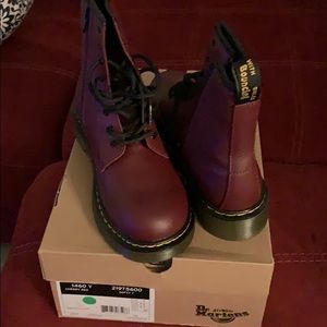 Dr. Martens Men’s 6 or Women’s 7